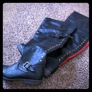 Black boots